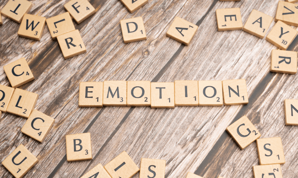 Lettres formant le mot « émotion »